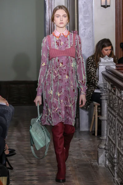 Look 8